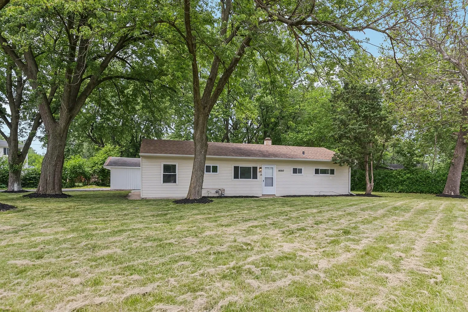 16050 Homan Ave photo 1