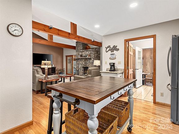 5th image of 65 Butler Hills Dr