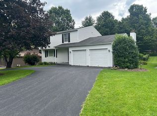 7620 Sturbridge Dr, Manlius, NY 13104