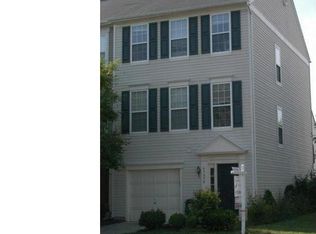 45498 Lost Trail Ter, Sterling, VA 20164