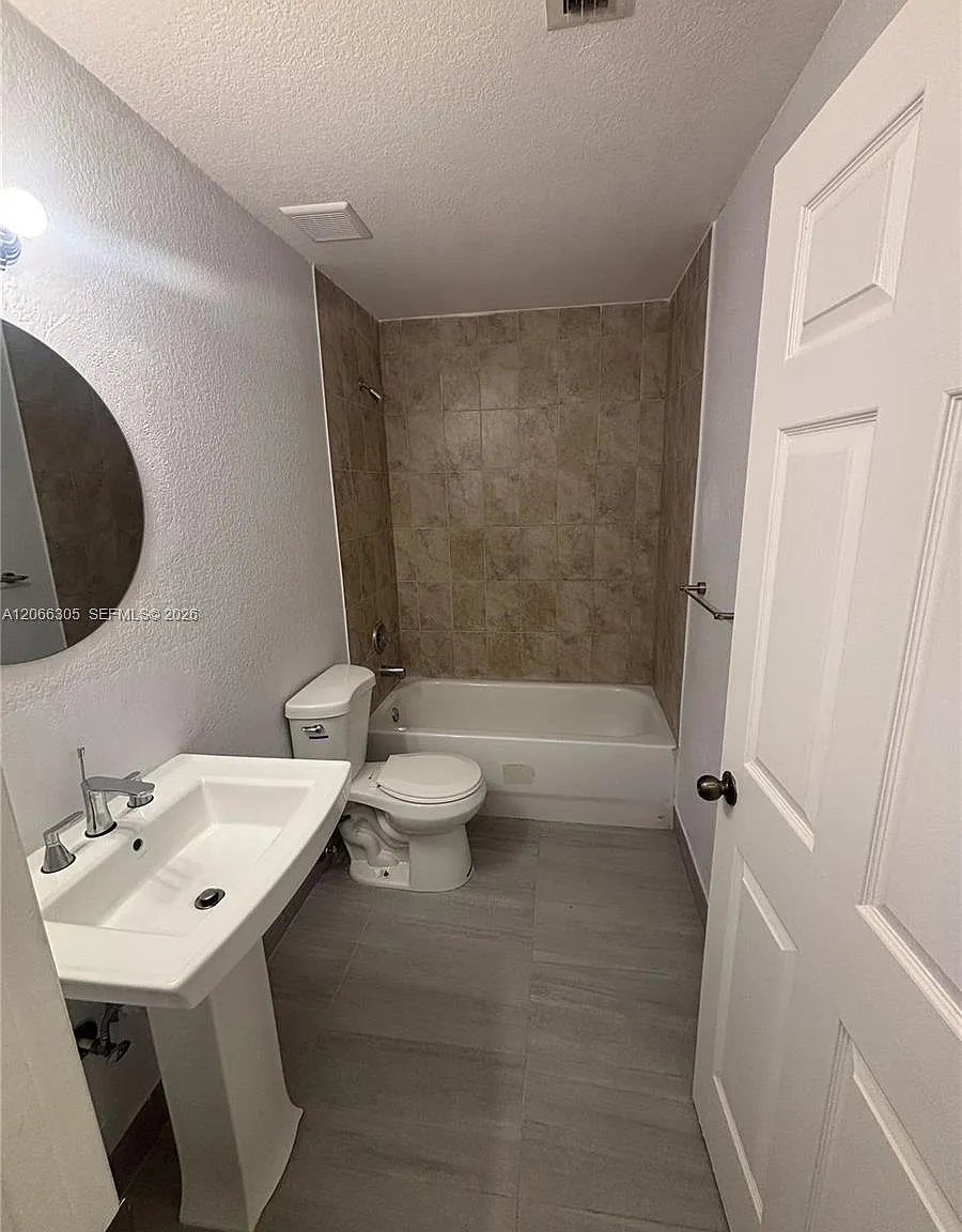 Lee Layne Villas — Photo 4
