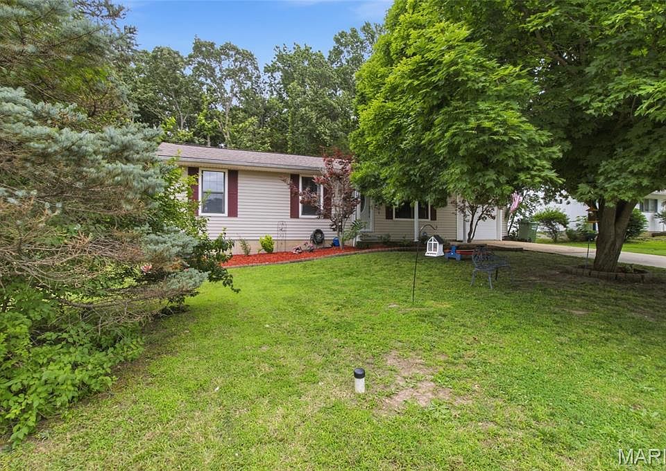1st image of 2622 Camelot Ct