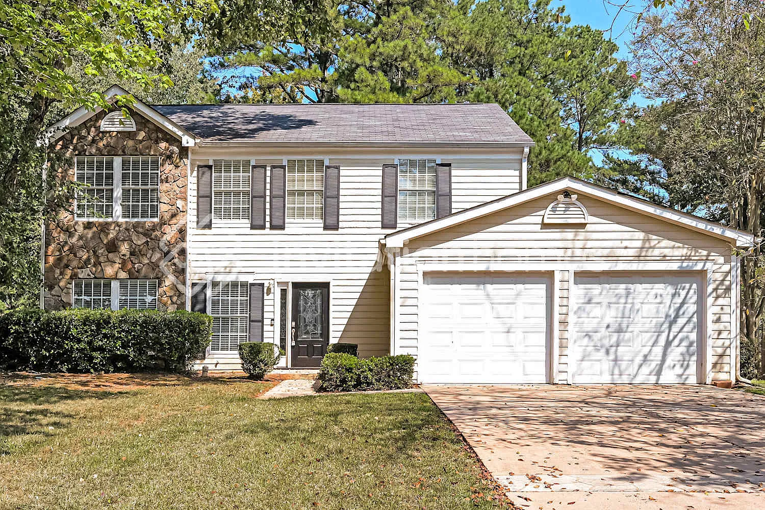 495 Meadowfield Ct Lawrenceville, GA 30043 — Photo 1