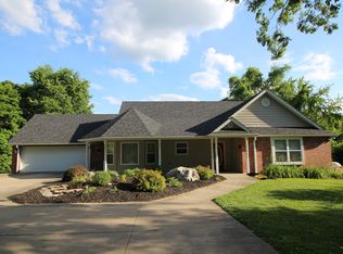 9 Brookwood Dr, Collinsville, IL