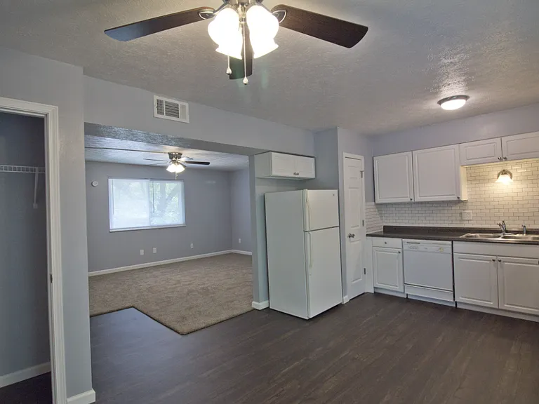 127 Dorset Ct — Photo 6