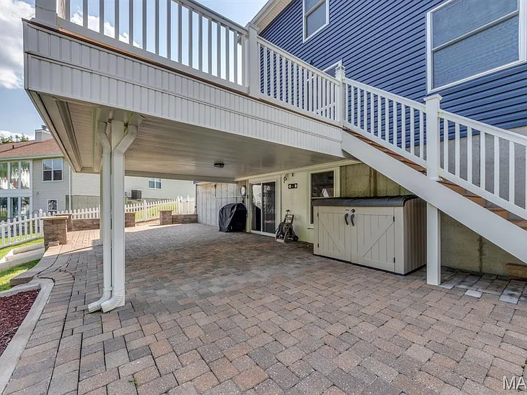 340 Emmanuel Ct — Photo 55