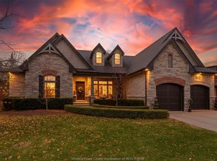 261 Coronado Dr, Tecumseh, ON N8N 2E3