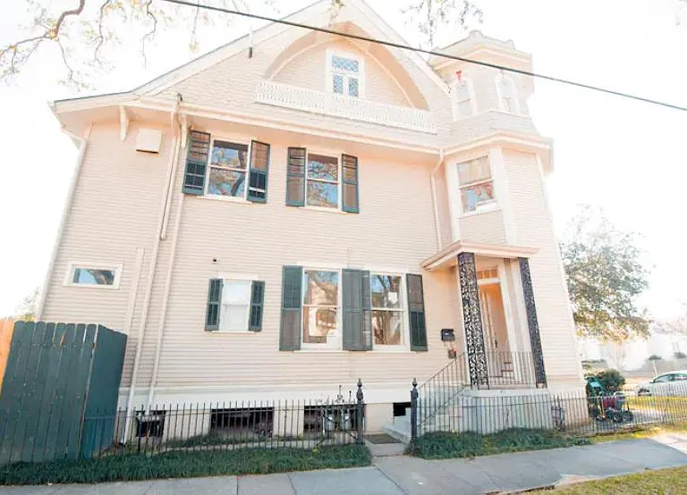 6056 Prytania St — Photo 1