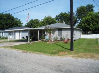 2115 Avenue F, Nederland, TX 77627