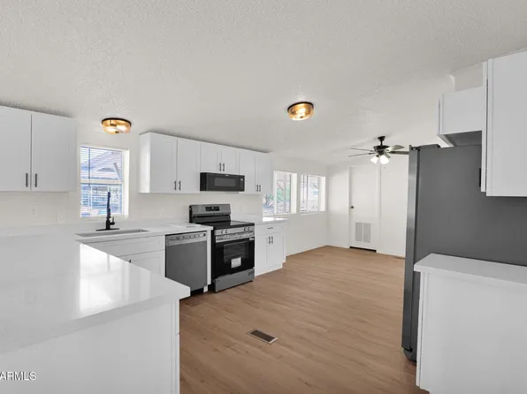 44015 N 12TH Street, New River, AZ 85087