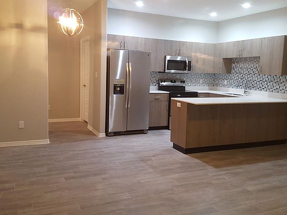 5th image of 519 Downing Ave