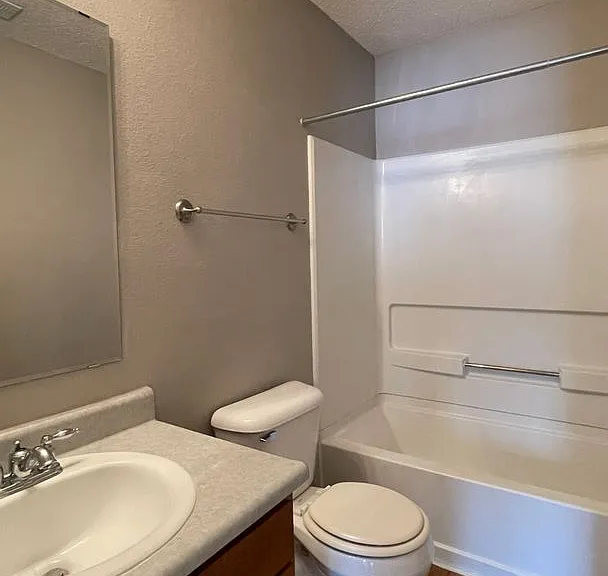 2594 Chilton Dr — Photo 18