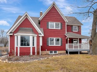 545 Hinman St, Aurora, IL 60505