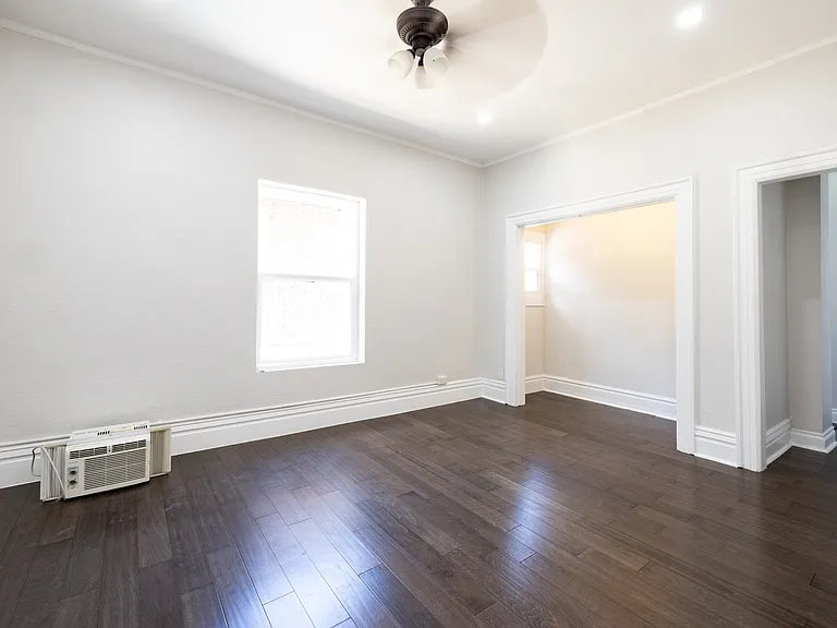 1554 Vine St #3 — Photo 4