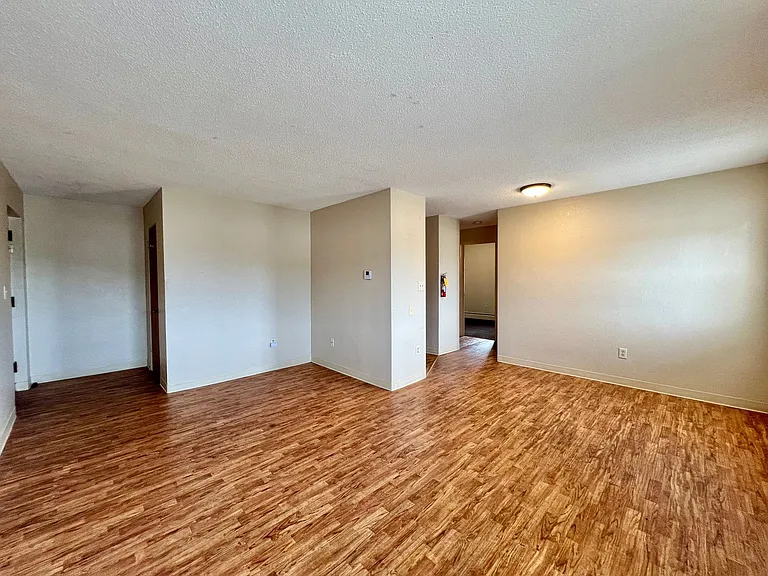 109 16th St NE — Photo 4