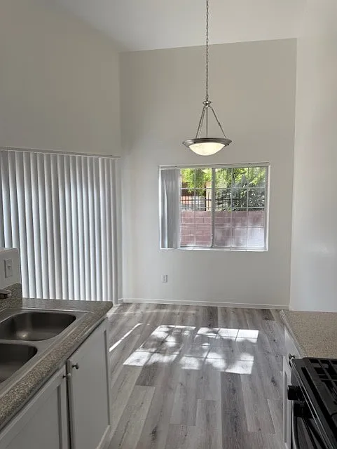 924 Desert Oak Ct — Photo 4
