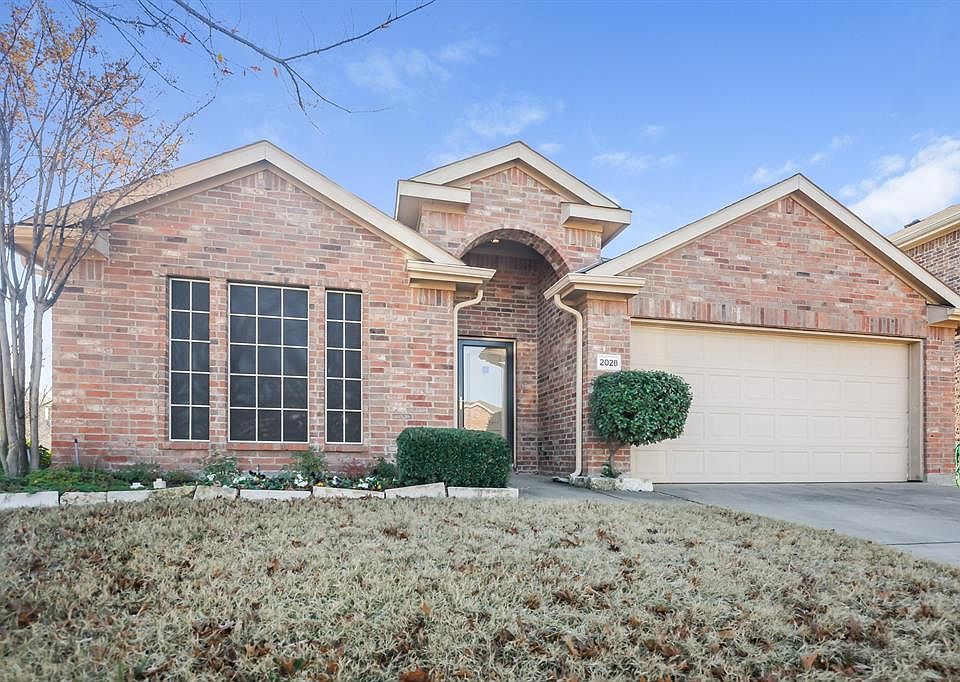 1st image of 2028 Club Oak Dr