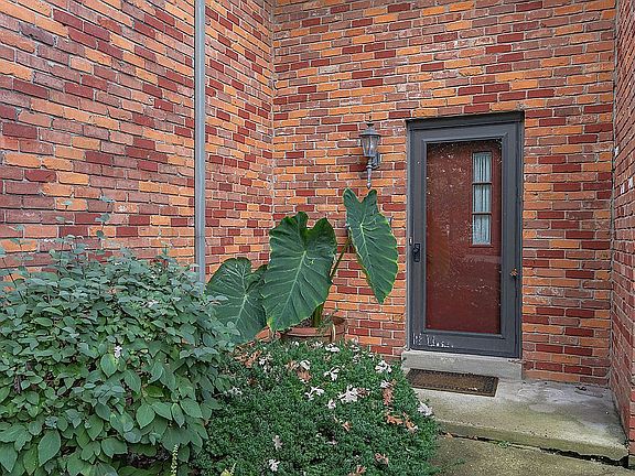3rd image of 3227 Close Ct