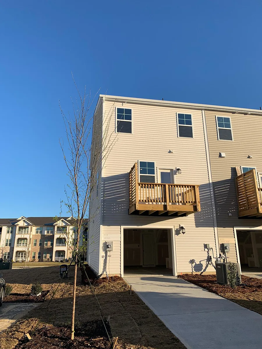 Building Photo - 2535 Kasota Ln