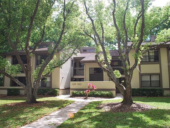 2nd image of 126 Woodlake Wynde #126