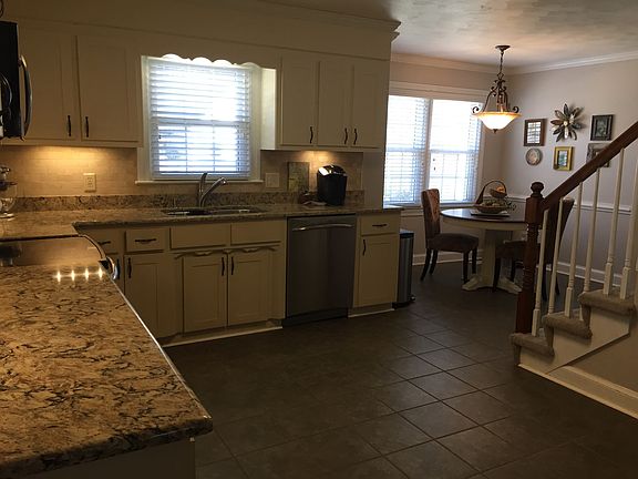 3rd image of 1117 Marston Dr