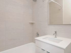 305 W 50th St