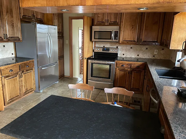 225 Kitchings Dr — Photo 3