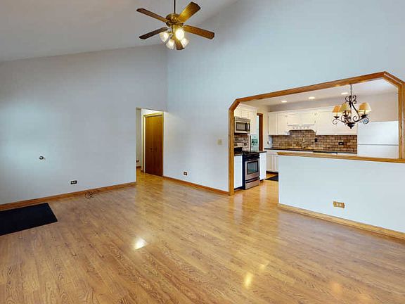 4th image of 26286 N Hickory Ave