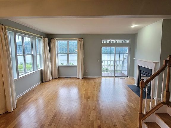 2nd image of 128 Hudson Pointe Dr