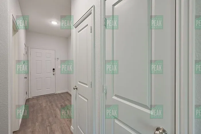 2034 Brookes St — Photo 13