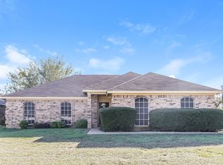 617 Parkview Dr, Burleson, TX 76028
