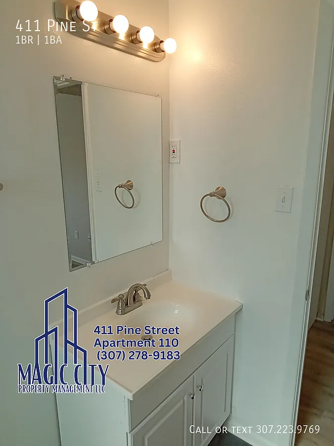 Great 1 Bedroom, 1 Bathroom Apartment in Pine Bluffs — Photo 1