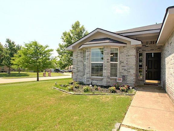 3rd image of 328 Lake Wichita Dr