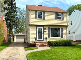 8016 Pelham Dr, Parma, OH 44129