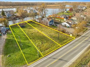 5 W Jefferson Ave, Trenton, MI 48183