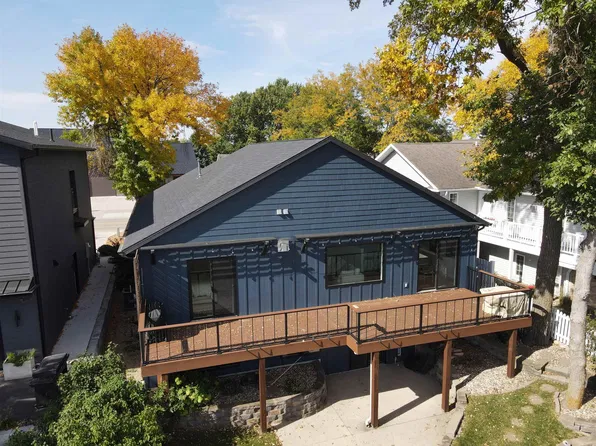 407 Hill Ave, Spirit Lake, IA 51360