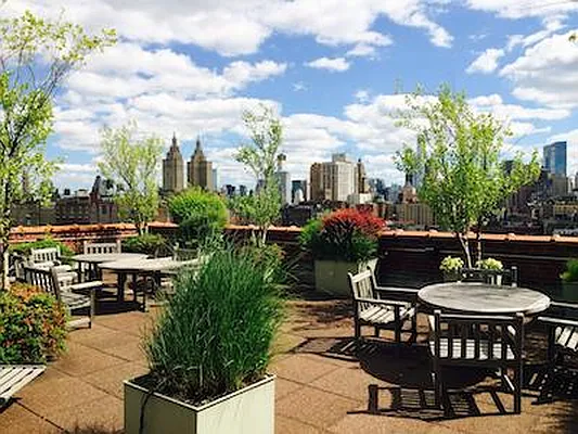 Sold by R New York | media 17