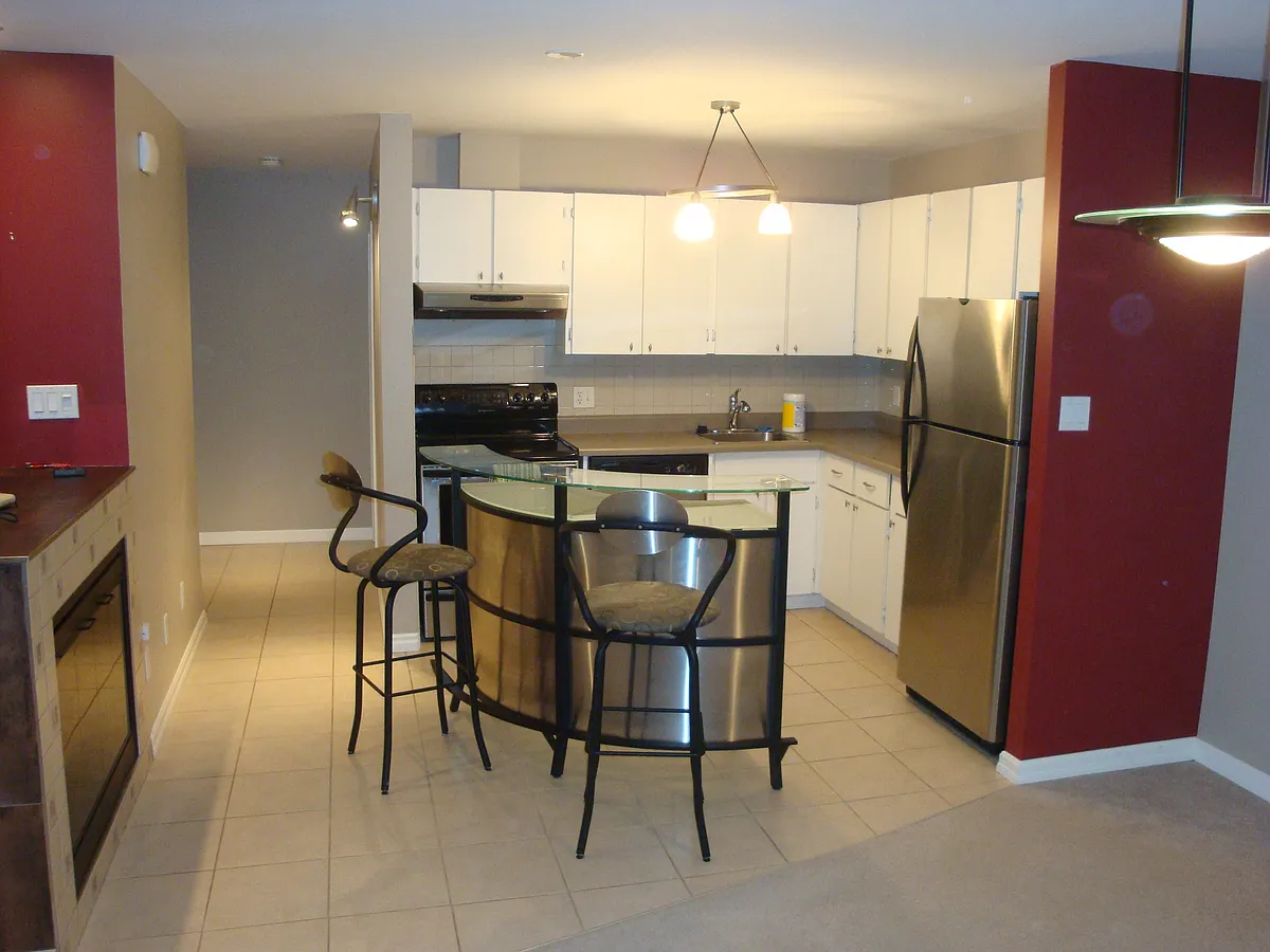 Building Photo - 500 Kenaston Blvd #6
