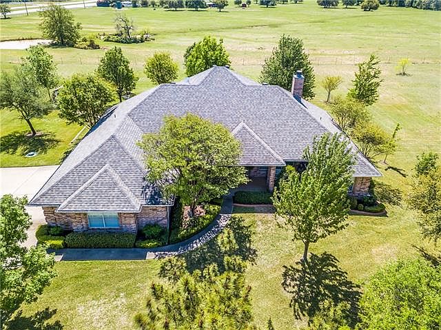 1st image of 157 Deer Park Ct