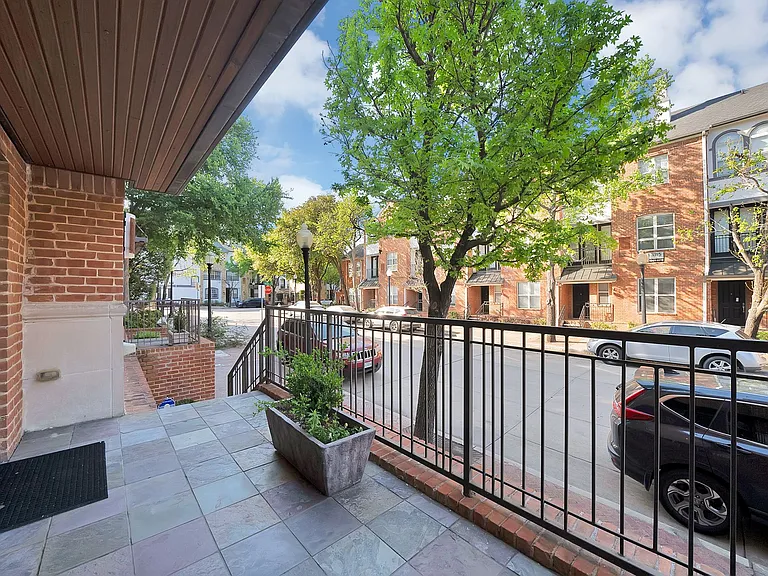 2420 Hugo St #3 — Photo 4