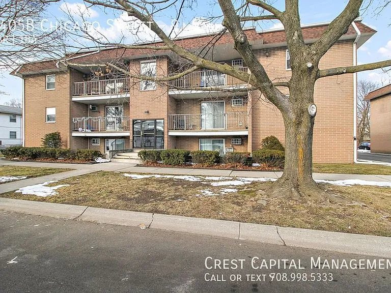1405B E Chicago St #10 — Photo 4
