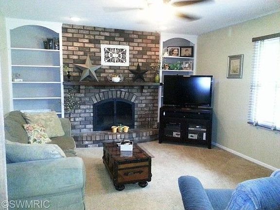 3rd image of 15624 Ryan Dr