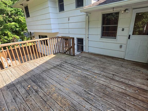 3rd image of 124 Forshay Rd
