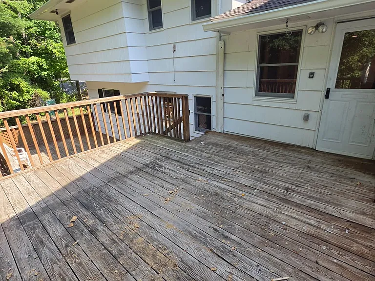 124 Forshay Rd — Photo 3