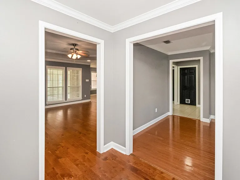 7130 Haleys Way — Photo 5