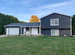 222 Burket Ln, Bremen, IN 46506