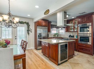 12 Suburbia Ct, Jersey City, NJ 07305