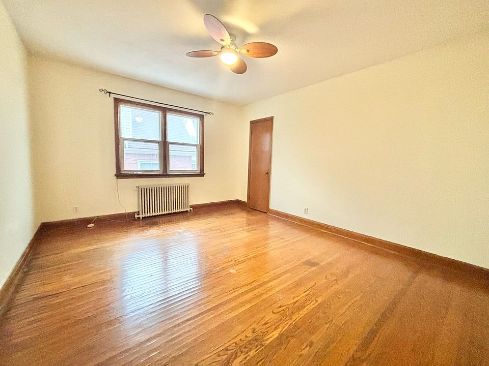 1st image of 136 Haig St #1
