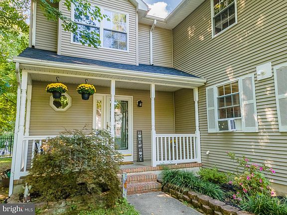 2nd image of 904 Buckingham Dr