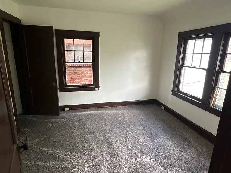 521 Maple St — Photo 9